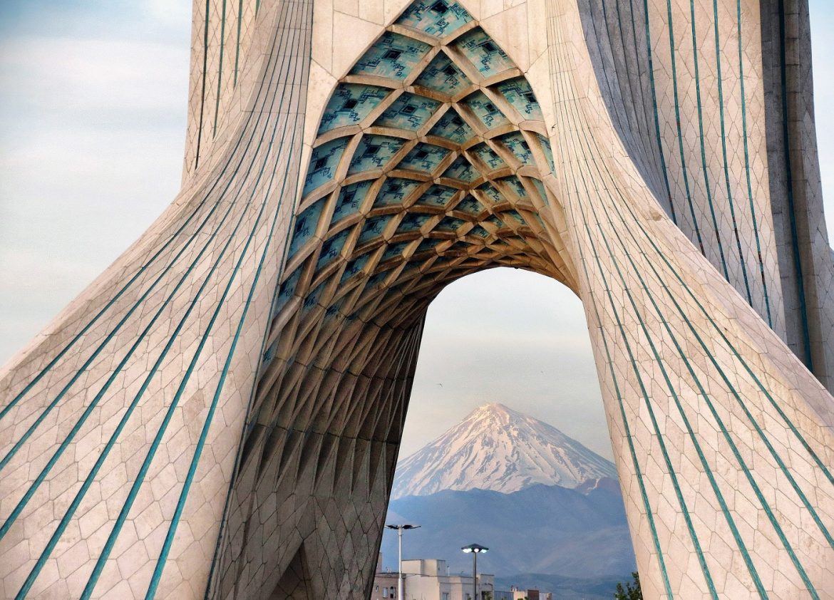 برج آزادی نماد تهران