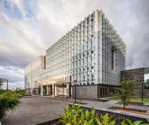 دموکراسی و معماری مایا به سفارت میلر هال در ایالات متحده در شهر گواتمالا