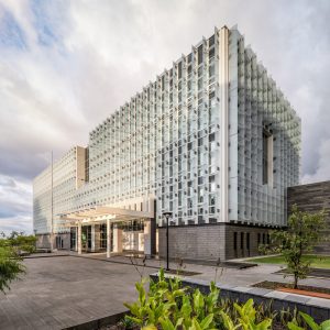 دموکراسی و معماری مایا به سفارت میلر هال در ایالات متحده در شهر گواتمالا