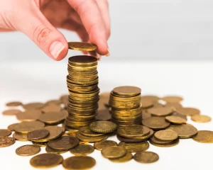 بازار ارز در فروردین ماه 1402، با روندی صعودی همراه بود